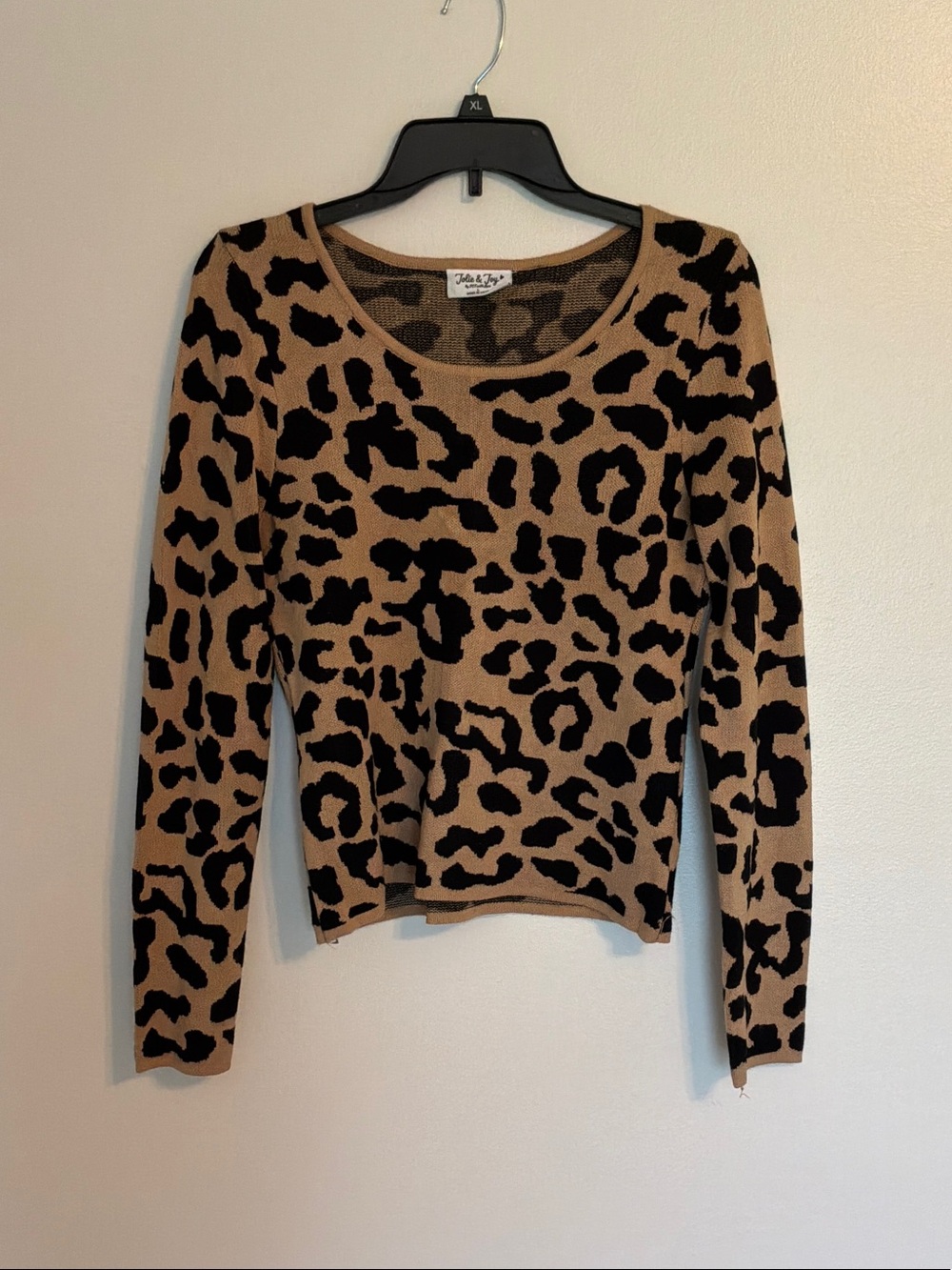 Jolie and Joy size L Leopard Print Scoop Neck Sweater - Tan & Black